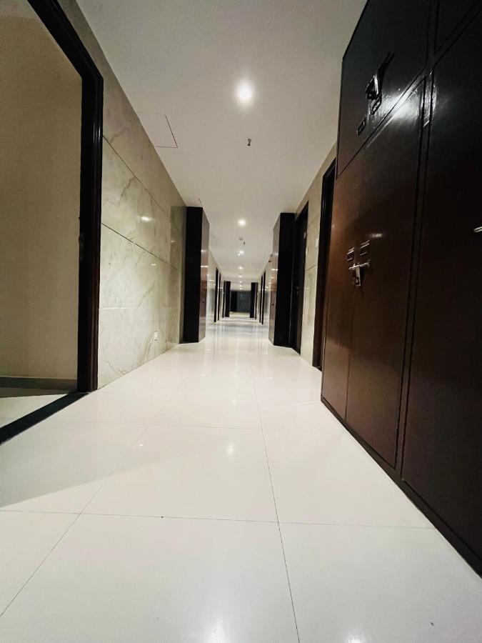 Hotel Nova Vesu Surat Exterior photo